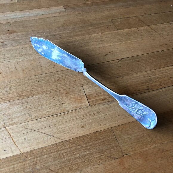 Rodgers Smith & Co Silver Plated Butter Knife Initials on the Handle Vintage - Picture 1 of 9